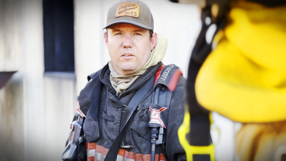 Captain James Ingold, a key responder during the recent Mayday rescue, reinforces the importance of teamwork and communication as recruits from Class 128 and 129 learn life-saving survival techniques. His experience brings a powerful lesson to the next generation of Charlotte firefighters. 